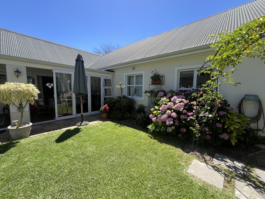 6 Bedroom Property for Sale in Zevendal Western Cape